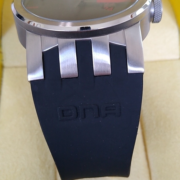 Invicta DNA Urban Men's Watch 10402 Black/Gray/Red - Picture 13 of 16